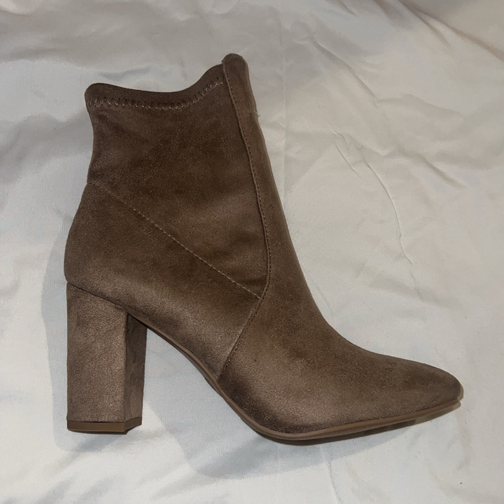 Fashion Nova - Taupe booties